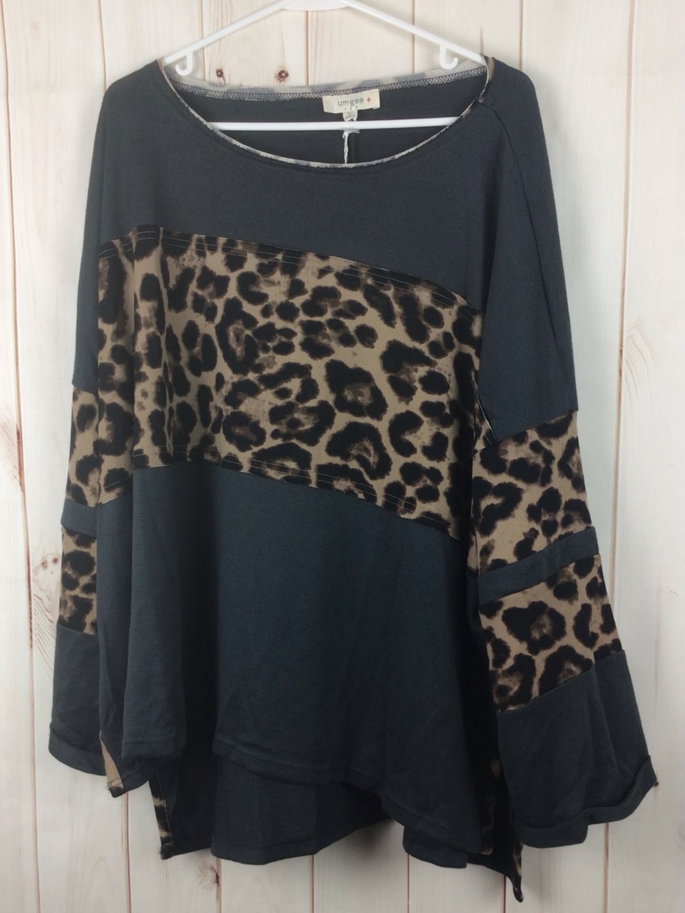 Umgee Charcoal Gray Pullover with Leopard Print Panels Size XL